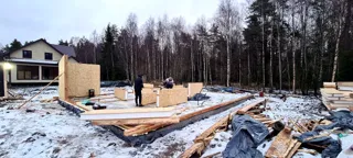 Haus nach Projekt „Barnhouse 110“, Dorf Koltushskoe: SIP-Boden auf Höhe 0