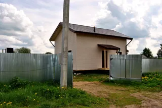 Haus nach Projekt „Ermak“, Dorf Vasilevo: Fassadenverkleidung