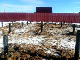 Haus nach Projekt „Sefir“, Siedlung Dubna: Fundament und Grundrahmen