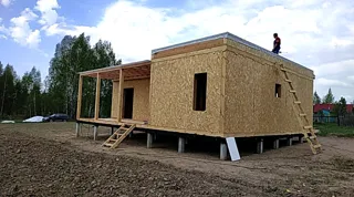 Haus nach Projekt „Mistika - E2.8“, Dorf Novoe: Wandmontage
