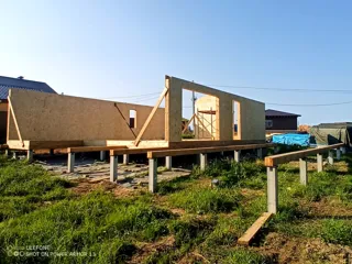 Haus nach individuellem Entwurf, Dorf Aprakisino: Wandmontage