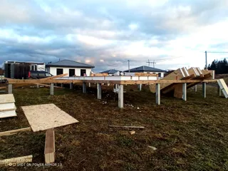 House built to a custom design, Moscow Region: foundation and sill strapping