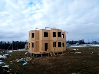 Banja, Projekt „Florida“, Dorf Balabanovo: Dach