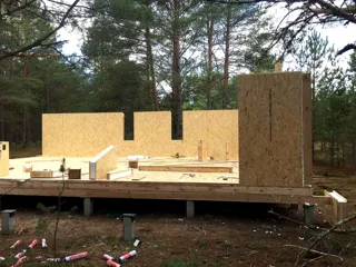 “Barnhouse 110” projesine göre ev, Vidogoshchi köyü: duvar montajı