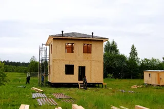 Haus nach Projekt „Musa“, Cottage-Siedlung „Schiwopisnyj bereg“: fertiges Gebäude