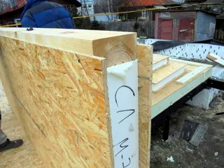 Haus nach Projekt „Slawjanka“, Ivanovo: Wandmontage