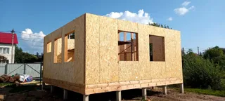 Haus nach Projekt „Amelija“, Gebiet Iwanowo: Wandmontage
