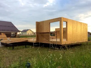Haus nach Projekt „Florenz“, Chekhov: Wandmontage