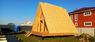 Haus nach Projekt „A-Frame Altai“, Gebiet Moskau: Wandmontage