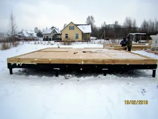 House based on the “Avdeevo” design, Molodtsovo settlement: SIP panel floor at level 0