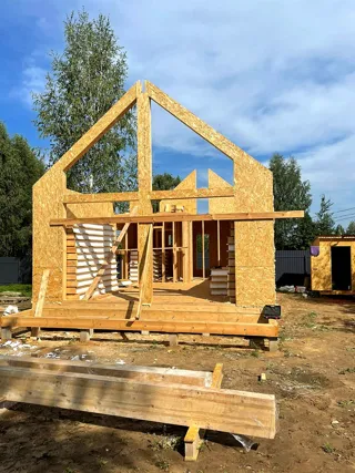 Haus 76 m² nach individuellem Projekt, Dorf Emelyanka: Wandmontage