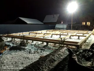Haus nach individuellem Projekt, Dorf Kukarino: Fundament und Grundrahmen