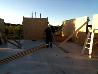 Haus 100 m², Projekt „Barnhouse 76.1“, Dorf Izbizhe: Wandmontage
