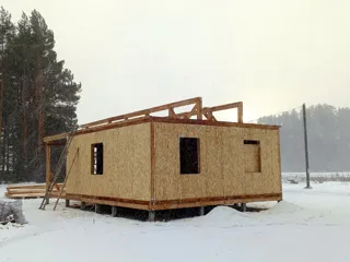 Haus nach individuellem Entwurf, Region Twer: Wandmontage