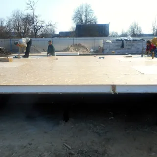 Haus nach Projekt „Radoniza“, Region Kaluga: SIP-Boden auf Höhe 0