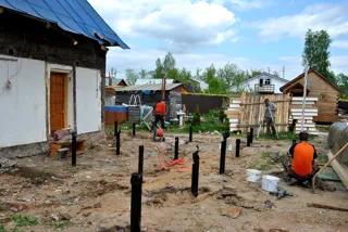 Anbau nach individuellem Projekt, Gebiet Kostroma: Fundament und Grundrahmen