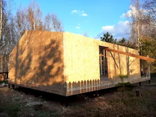 Özel projeye göre 94,5 m² ev, Yaroslavl bölgesi: duvar montajı