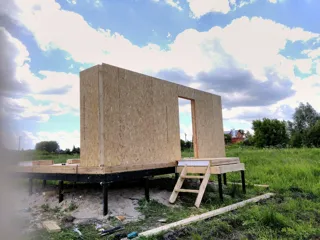 Haus nach Projekt „Alfa“, Kazan: Wandmontage