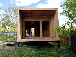 House based on the “Ochag” design, Starkovo village: wall assembly