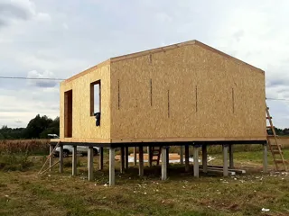 Haus nach individuellem Entwurf, Dorf Turovo: fertiges Gebäude