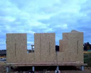 Haus 54 m² nach individuellem Projekt, Dorf Leonovo: Wandmontage