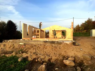 Haus nach Projekt „Barnhouse 76.1“, Dorf Zolotoruche: Wandmontage