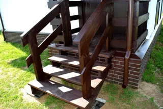 Haus nach Projekt „Fantasija“, Siedlung Plotina: Fassadenverkleidung