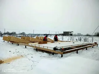 Haus nach Projekt „Chalet 76.3“, Siedlung Parkovo: SIP-Boden auf Höhe 0