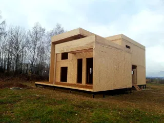 Haus nach Projekt „Grafit“, Siedlung Lyubashino: Wandmontage