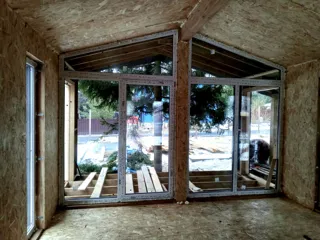 Özel projeye göre banya, Zhukovka kasabası: pencereler ve kapılar