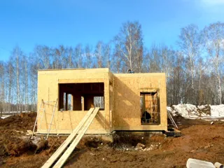 Haus nach Projekt „Sews“, Dorf Koltsovo: Wandmontage