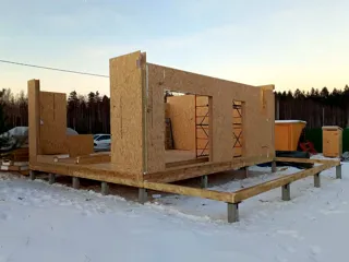 Haus nach Projekt „Mistika - N2.8“, Dorf Lyutovo: Wandmontage