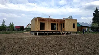 Haus nach Projekt „Mistika - E2.8“, Dorf Novoe: Wandmontage