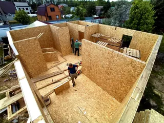 125 m² ev, özel proje, “Golovenki” SNT: duvar montajı