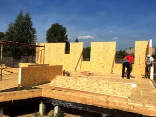 Haus nach Projekt „Jastreb“, Gebiet Iwanowo: Wandmontage