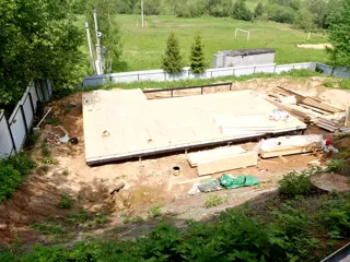 Haus nach Projekt „Mistika - E2.8“, Dorf Podolino: SIP-Boden auf Höhe 0