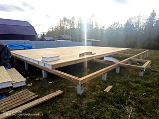Custom-design house, Kostroma Region: SIP panel floor at elevation 0