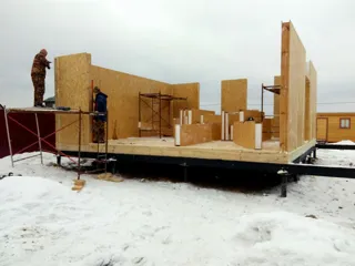 Haus nach Projekt „Sefir“, Siedlung Dubna: Wandmontage