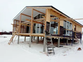 “Barnhouse 76.1” projeli ev, Kostroma bölgesi: pencereler ve kapılar