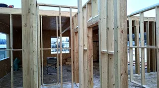 Eingeschossiges Haus nach Projekt „Sabawa“, Dorf Dyakovo: Innenwände