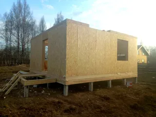 Haus nach Projekt „Awdeewo“, Dorf Pokrov: Wandmontage