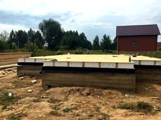 Haus nach Projekt „Forward“, Dorf Sholokhovo: Fundament und Grundrahmen