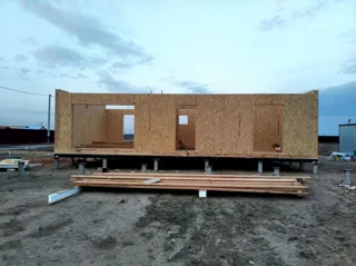 Haus nach Projekt „Mistika - K2.5“, Dorf Zdekhovo: Wandmontage