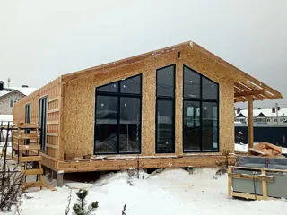 Haus nach individuellem Entwurf, Dorf Kukarino: Fenster und Türen