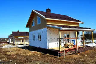 Haus nach Projekt „Sefir“, Dorf Kadnikovo: Fassadenverkleidung