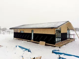 Haus nach Projekt „Chalet 76.3“, Siedlung Parkovo: Fenster und Türen