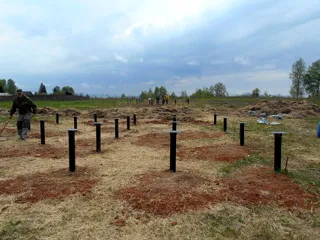 Haus nach Projekt „Sefir“, Dorf Kadnikovo: Fundament und Grundrahmen