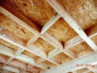 Haus nach Projekt „Arsamas“, Dorf Belyanitsy: Wandmontage