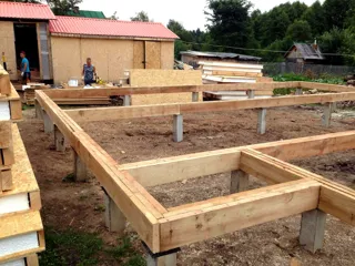 Haus nach individuellem Projekt, Siedlung Borisoglebskiy: Fundament und Grundrahmen