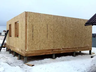Haus nach Projekt „Vilnius“, Dorf Chernukha: Wandmontage